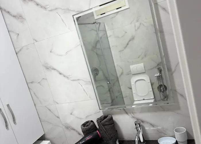 Liqeni Comfort * Tirana