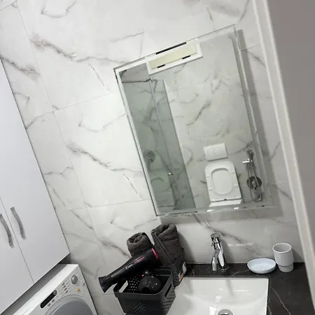 Liqeni Comfort * Тирана
