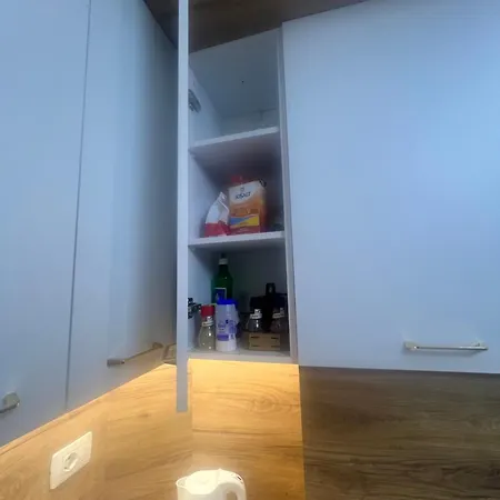 Liqeni Comfort アパート